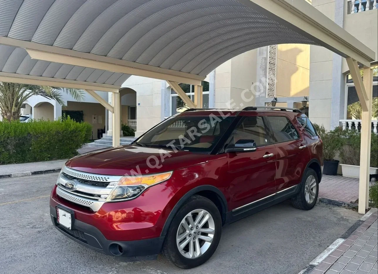 Ford  Explorer  XLT  2013  Automatic  217,000 Km  4 Cylinder  Four Wheel Drive (4WD)  SUV  Red