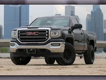 GMC  Sierra  1500  2017  Automatic  108,000 Km  8 Cylinder  Four Wheel Drive (4WD)  Pick Up  Black