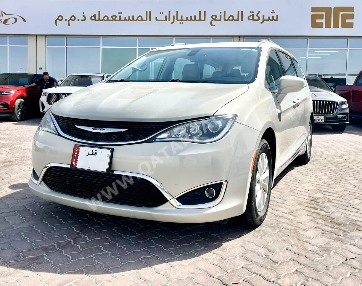 Chrysler  Pacifica  2019  Automatic  115,000 Km  6 Cylinder  All Wheel Drive (AWD)  Van / Bus  Beige