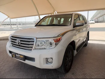 Toyota  Land Cruiser  VXR  2015  Automatic  359,000 Km  8 Cylinder  Four Wheel Drive (4WD)  SUV  White