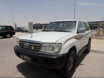 Toyota  Land Cruiser  GX  2004  Manual  470,000 Km  6 Cylinder  Four Wheel Drive (4WD)  SUV  White