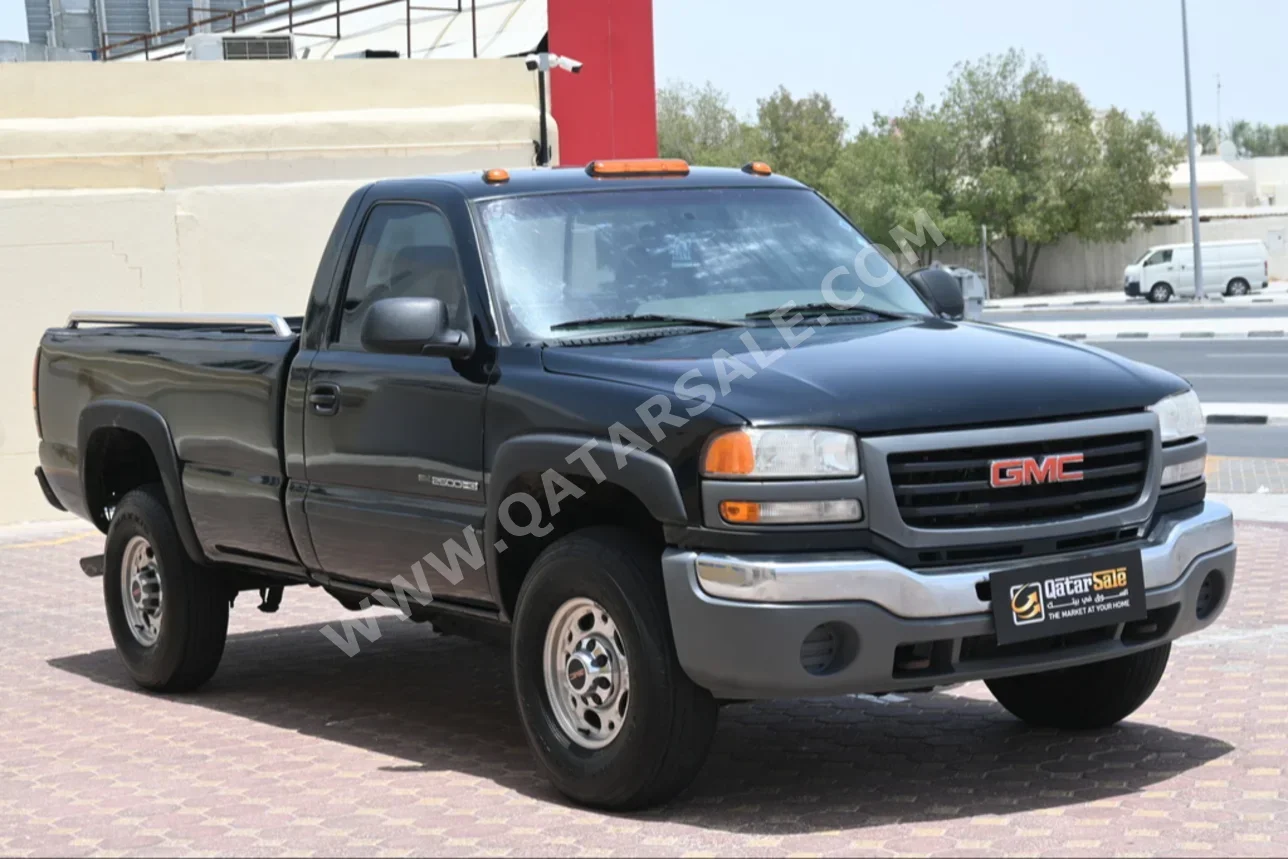 GMC  Sierra  2500 HD  2006  Automatic  369,000 Km  8 Cylinder  Four Wheel Drive (4WD)  Pick Up  Black