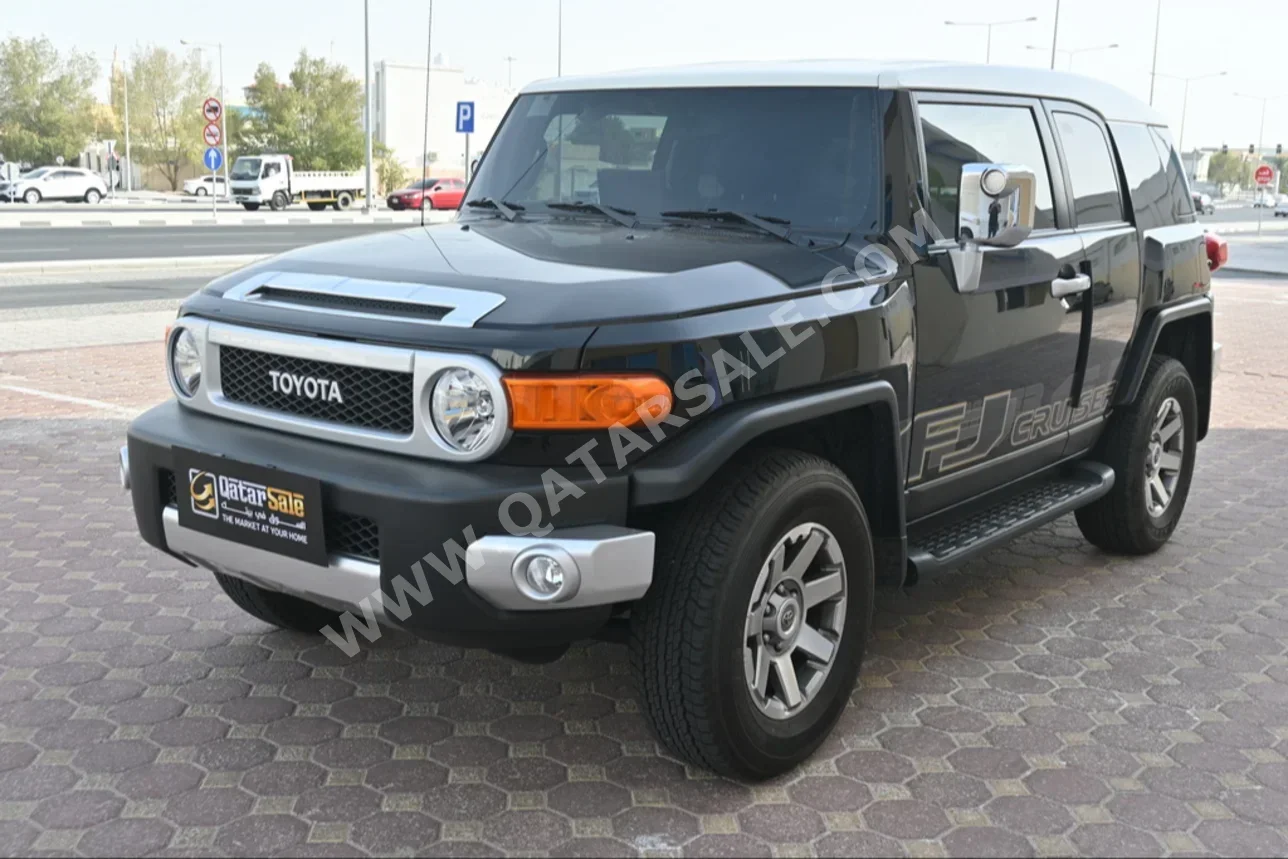 Toyota  FJ Cruiser  2022  Automatic  36,000 Km  6 Cylinder  Four Wheel Drive (4WD)  SUV  Black