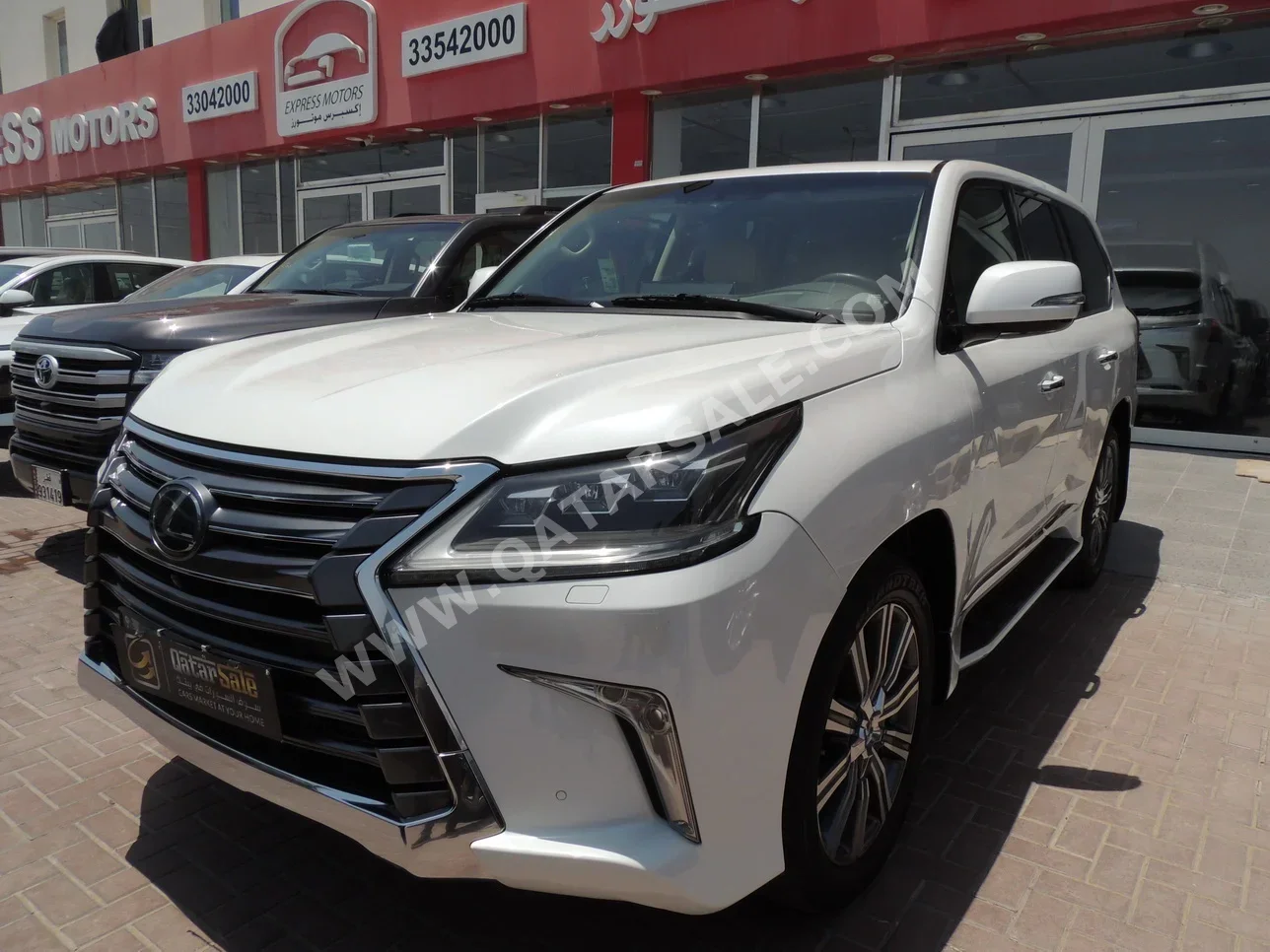 Lexus  LX  570  2016  Automatic  257,000 Km  8 Cylinder  Four Wheel Drive (4WD)  SUV  White