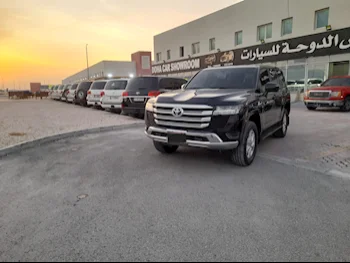 Toyota  Land Cruiser  GXR  2022  Automatic  96٬000 Km  6 Cylinder  Four Wheel Drive (4WD)  SUV  Black  With Warranty