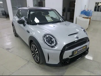 Mini  Cooper  S  2023  Automatic  34,000 Km  4 Cylinder  Front Wheel Drive (FWD)  Hatchback  Silver  With Warranty