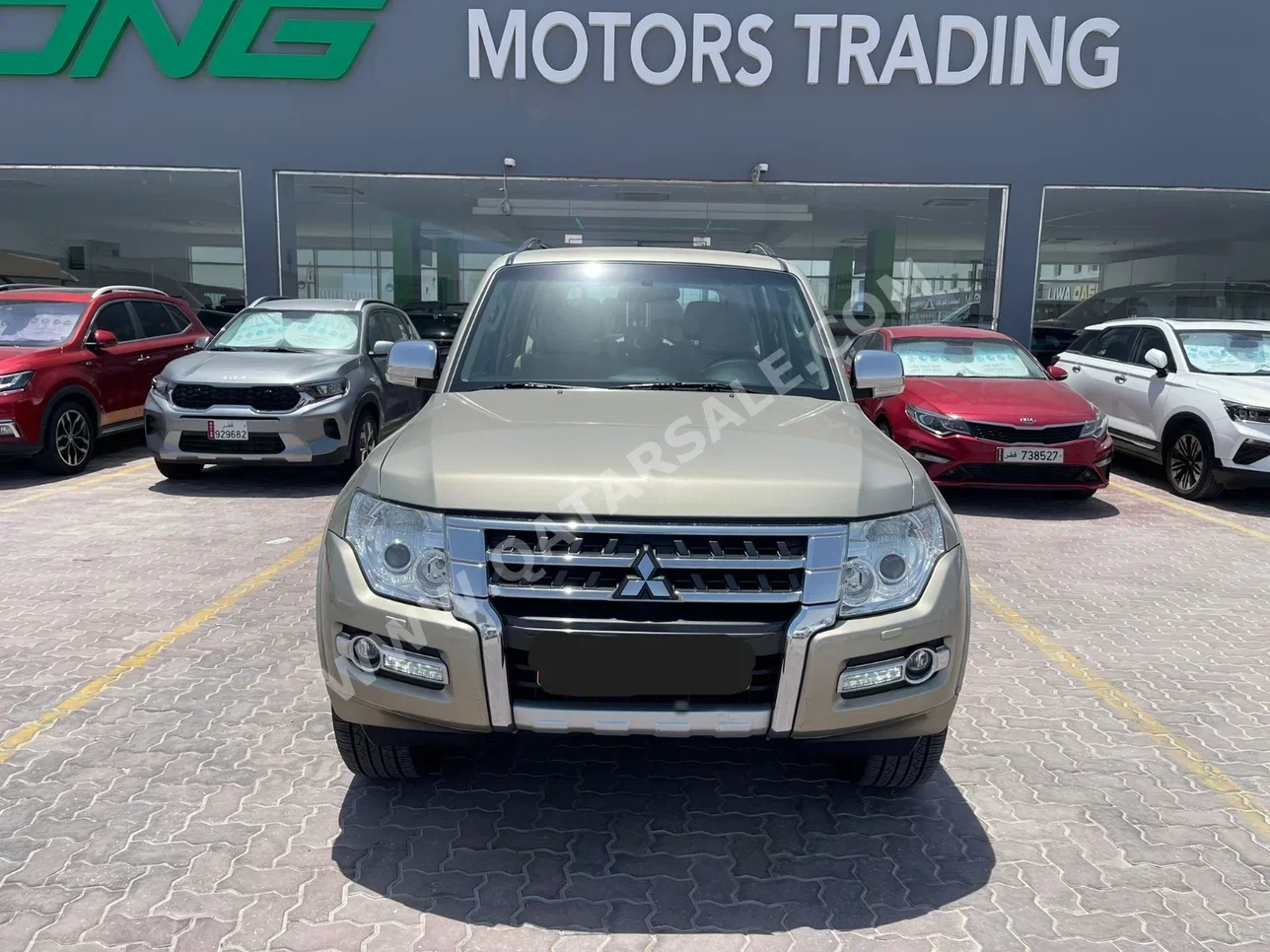 Mitsubishi  Pajero  GLS  2019  Automatic  72٬000 Km  6 Cylinder  Four Wheel Drive (4WD)  SUV  Gold