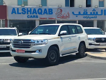 Toyota  Land Cruiser  VXR  2018  Automatic  228,000 Km  8 Cylinder  Four Wheel Drive (4WD)  SUV  White