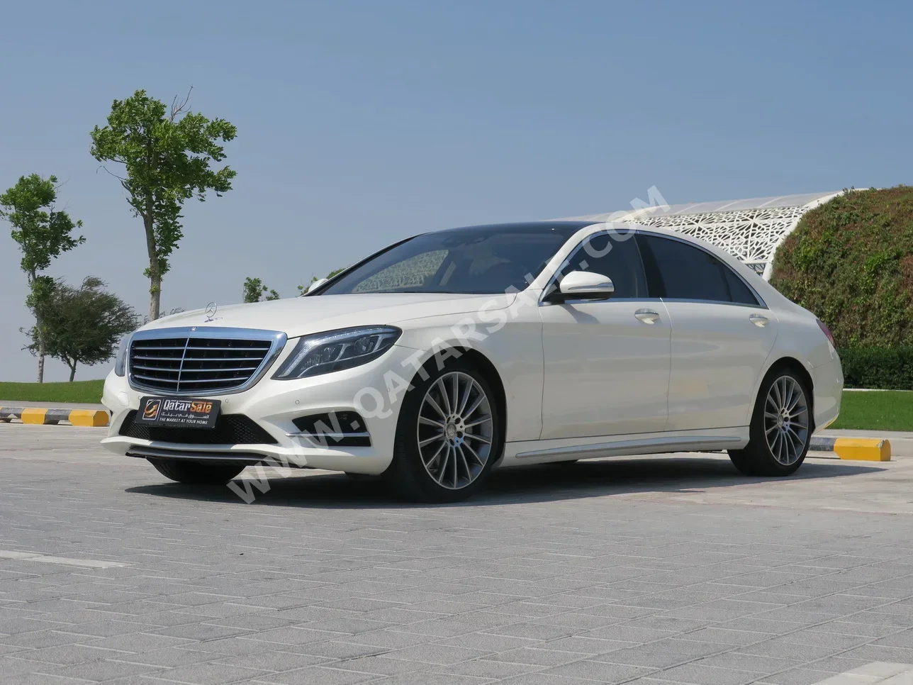 Mercedes-Benz  S-Class  400  2015  Automatic  31,000 Km  6 Cylinder  Rear Wheel Drive (RWD)  Sedan  White