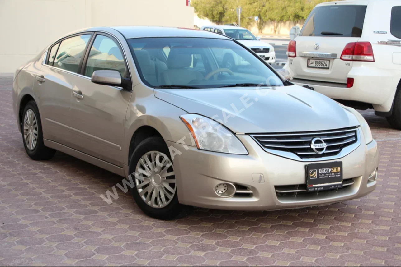 Nissan  Altima  2011  Automatic  193,000 Km  4 Cylinder  Front Wheel Drive (FWD)  Sedan  Gold