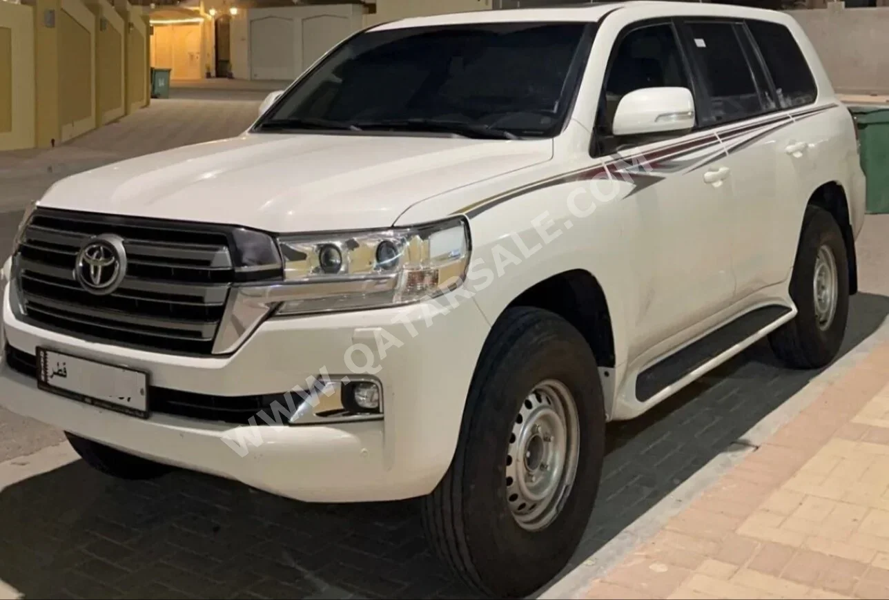 Toyota  Land Cruiser  GXR  2018  Automatic  279٬600 Km  6 Cylinder  Four Wheel Drive (4WD)  SUV  White