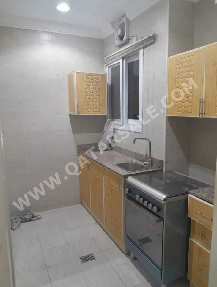 1 Bedrooms  Studio  For Rent  in Doha -  Old Airport  Semi Furnished