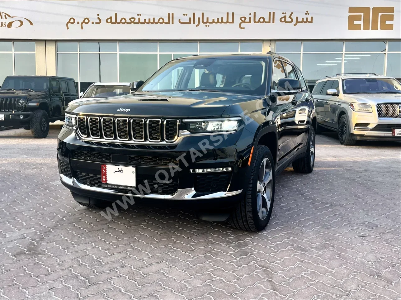 Jeep  Grand Cherokee  Limited  2023  Automatic  0 Km  6 Cylinder  Four Wheel Drive (4WD)  SUV  Black  With Warranty