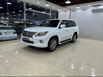 Lexus  LX  570  2013  Automatic  152,000 Km  8 Cylinder  Four Wheel Drive (4WD)  SUV  White