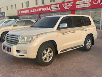 Toyota  Land Cruiser  VXR  2010  Automatic  320,000 Km  8 Cylinder  Four Wheel Drive (4WD)  SUV  White