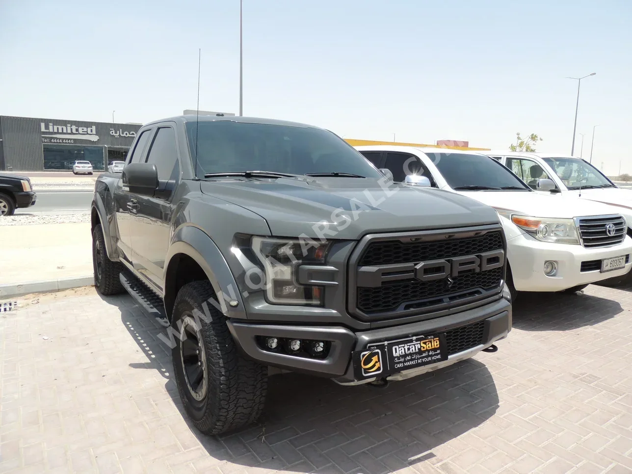 Ford  Raptor  2018  Automatic  183,000 Km  6 Cylinder  Four Wheel Drive (4WD)  Pick Up  Gray