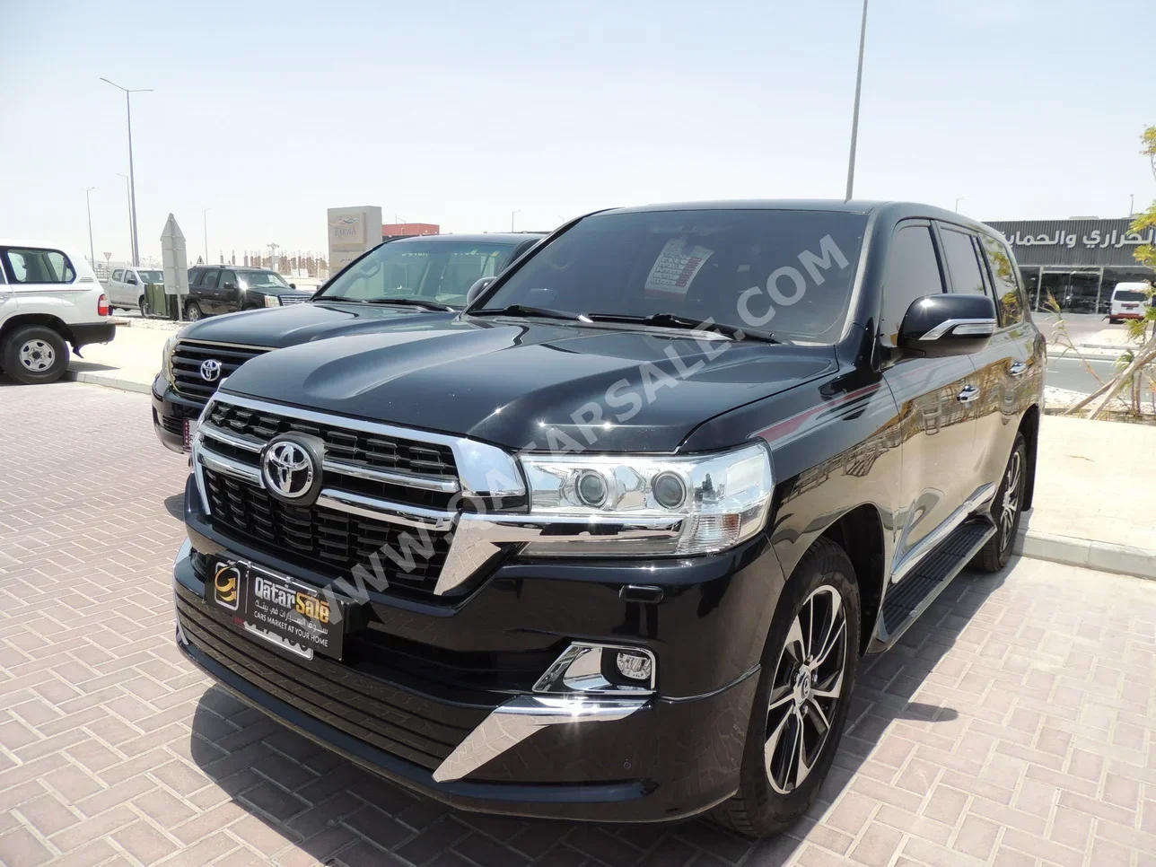 Toyota  Land Cruiser  GXR- Grand Touring  2017  Automatic  200,000 Km  6 Cylinder  Four Wheel Drive (4WD)  SUV  Black