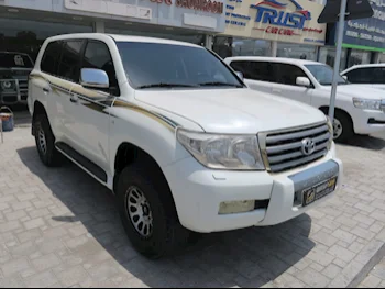  Toyota  Land Cruiser  VXR  2009  Automatic  310,000 Km  8 Cylinder  Four Wheel Drive (4WD)  SUV  White  With Warranty