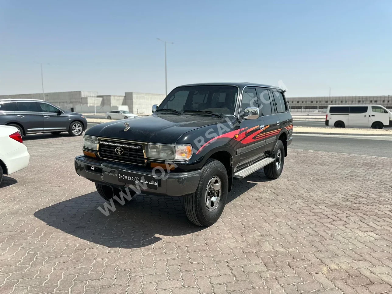 Toyota  Land Cruiser  VXR  1997  Automatic  350,000 Km  8 Cylinder  Four Wheel Drive (4WD)  SUV  Black