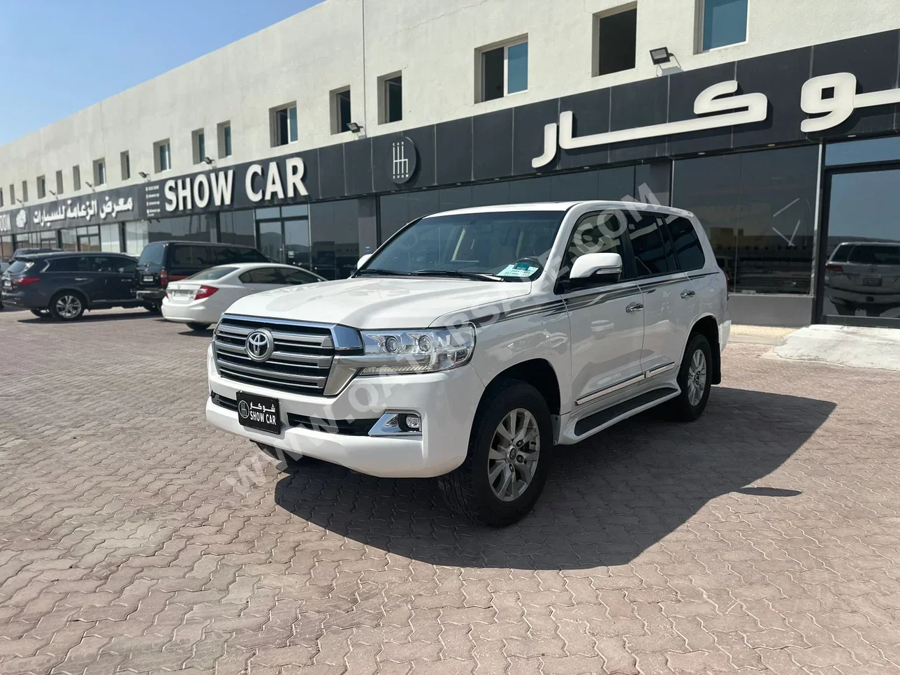 Toyota  Land Cruiser  GXR  2018  Automatic  218,000 Km  8 Cylinder  Four Wheel Drive (4WD)  SUV  White