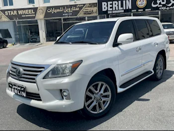 Lexus  LX  570  2014  Automatic  316,000 Km  8 Cylinder  Four Wheel Drive (4WD)  SUV  White