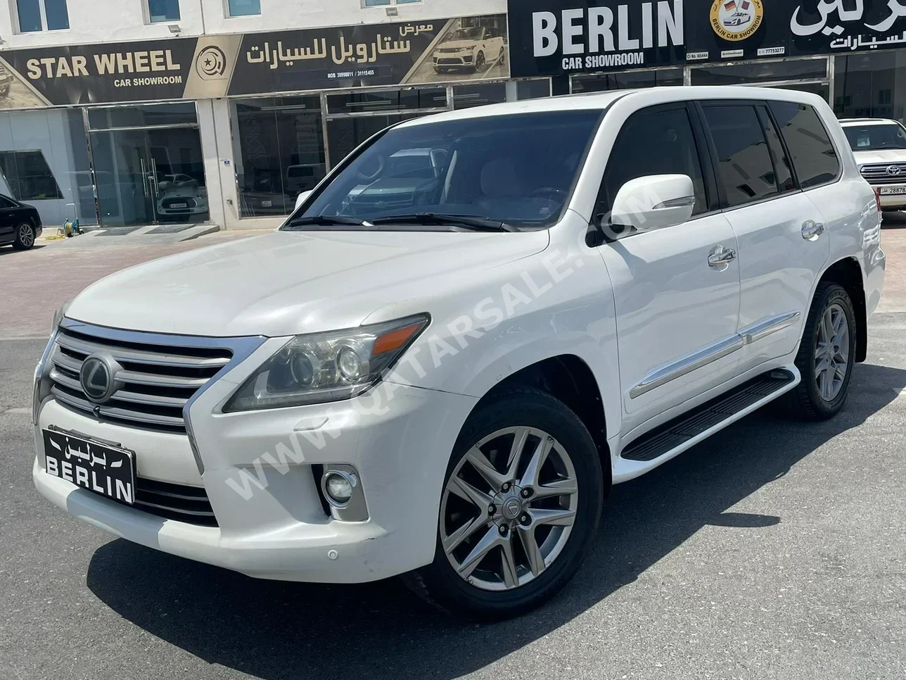 Lexus  LX  570  2014  Automatic  316,000 Km  8 Cylinder  Four Wheel Drive (4WD)  SUV  White