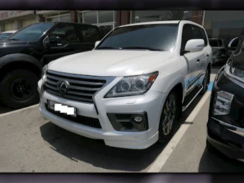 Lexus  LX  570 S  2015  Automatic  127,000 Km  8 Cylinder  Four Wheel Drive (4WD)  SUV  White