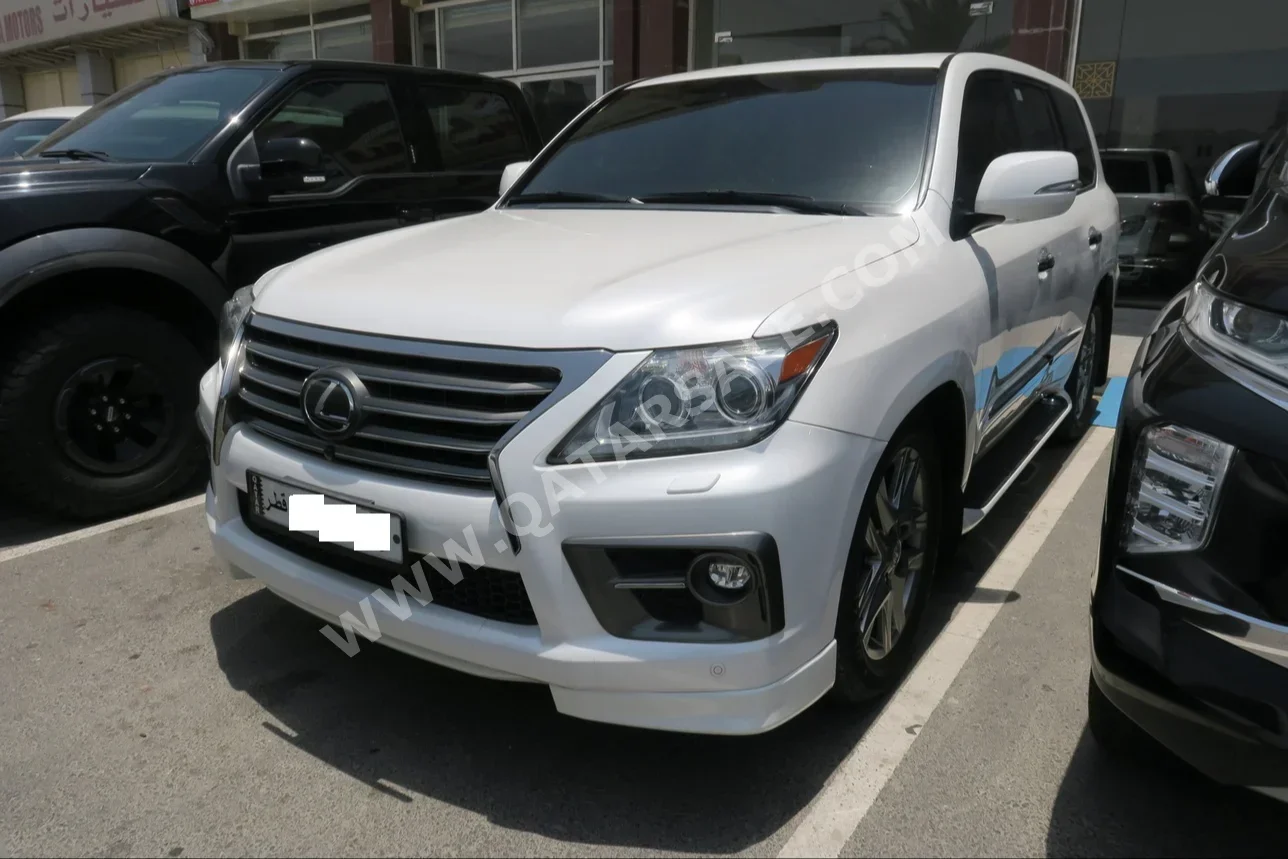 Lexus  LX  570 S  2015  Automatic  127,000 Km  8 Cylinder  Four Wheel Drive (4WD)  SUV  White