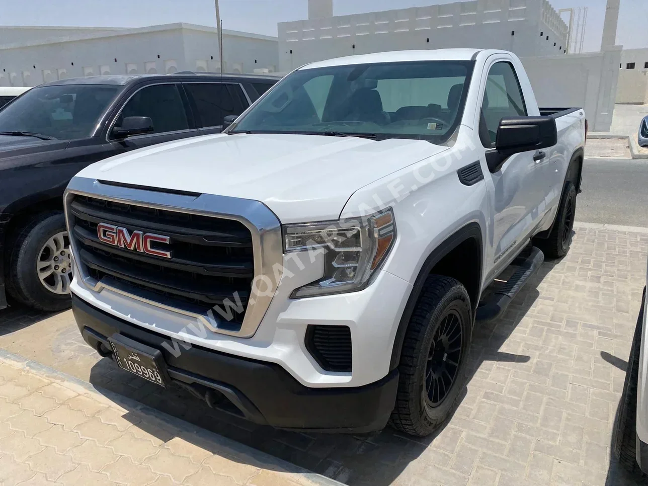 GMC  Sierra  1500  2020  Automatic  140,000 Km  6 Cylinder  Four Wheel Drive (4WD)  Pick Up  White