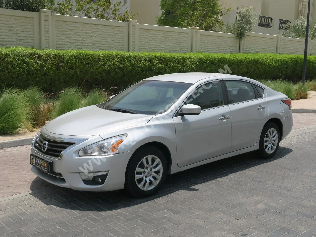 Nissan  Altima  2015  Automatic  125,000 Km  4 Cylinder  Front Wheel Drive (FWD)  Sedan  Silver