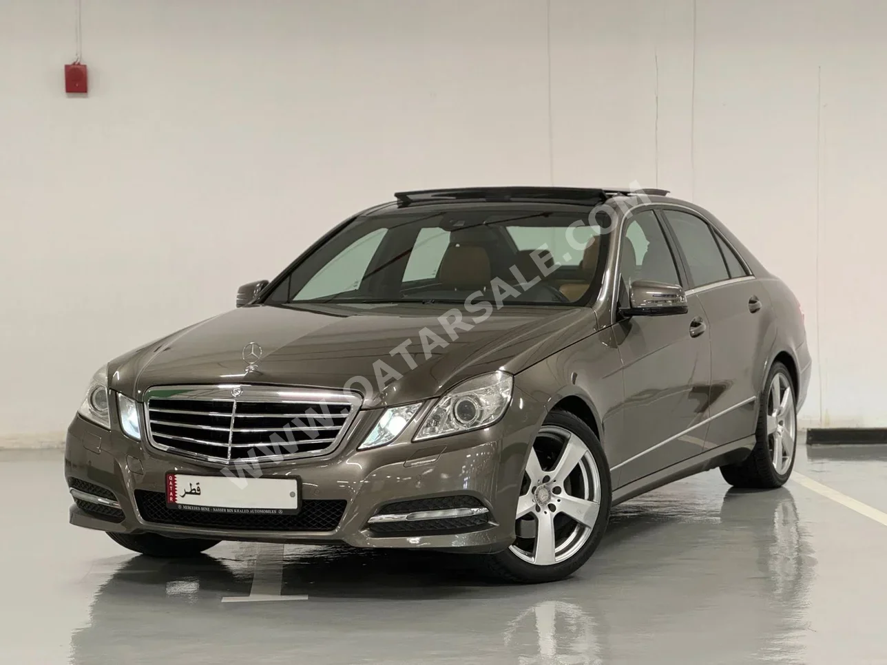 Mercedes-Benz  E-Class  300  2013  Automatic  128,000 Km  6 Cylinder  Rear Wheel Drive (RWD)  Sedan  Brown