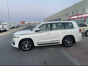 Toyota  Land Cruiser  VXR- Grand Touring S  2020  Automatic  294,000 Km  8 Cylinder  Four Wheel Drive (4WD)  SUV  White