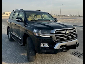 Toyota  Land Cruiser  GXR Black Edition  2017  Automatic  185,000 Km  8 Cylinder  Four Wheel Drive (4WD)  SUV  Black