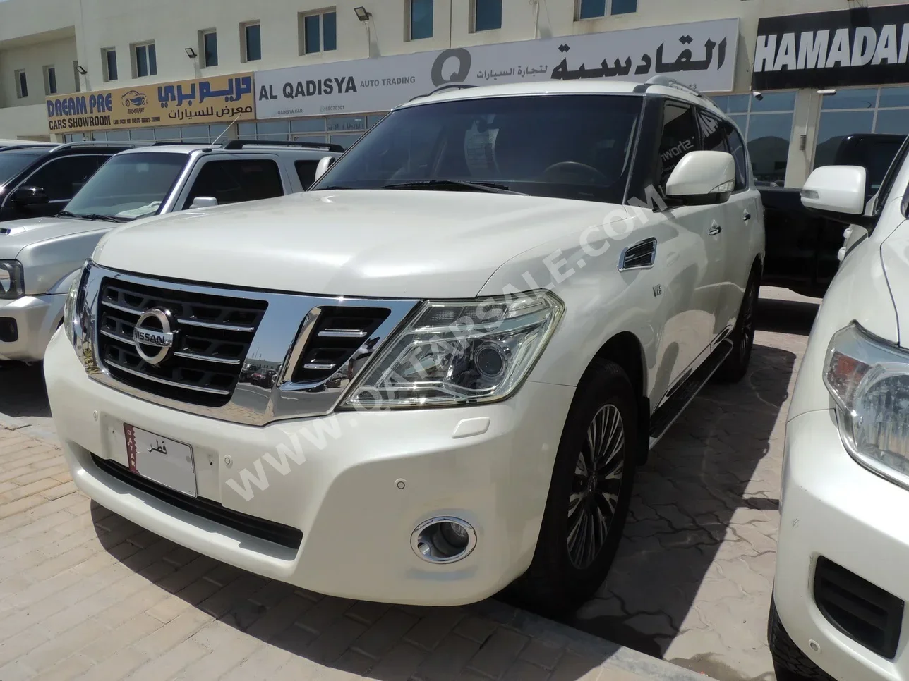 Nissan  Patrol  Platinum  2014  Automatic  271,000 Km  8 Cylinder  Four Wheel Drive (4WD)  SUV  White