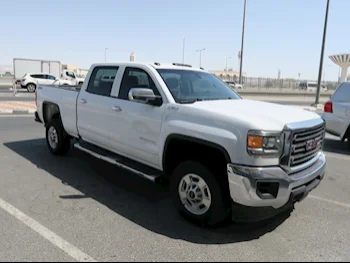 GMC  Sierra  2500 HD  2018  Automatic  154,000 Km  8 Cylinder  Four Wheel Drive (4WD)  Pick Up  White