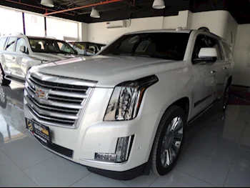 Cadillac  Escalade  2019  Automatic  22,000 Km  8 Cylinder  Four Wheel Drive (4WD)  SUV  White
