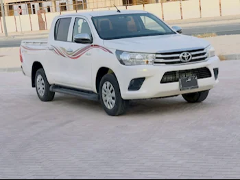 Toyota  Hilux  SR5  2021  Automatic  87,000 Km  4 Cylinder  Four Wheel Drive (4WD)  Pick Up  White