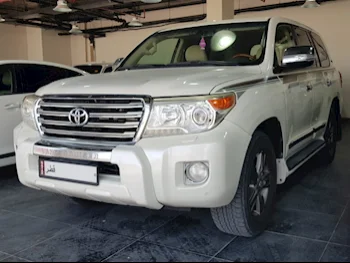 Toyota  Land Cruiser  GXR  2015  Automatic  267,000 Km  8 Cylinder  Four Wheel Drive (4WD)  SUV  White