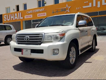 Toyota  Land Cruiser  VXR  2014  Automatic  469,000 Km  8 Cylinder  Four Wheel Drive (4WD)  SUV  White