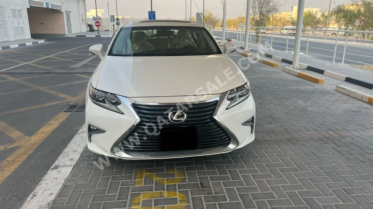 Lexus  ES  350  2018  Automatic  139٬000 Km  6 Cylinder  Rear Wheel Drive (RWD)  Sedan  White