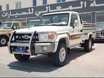 Toyota  Land Cruiser  LX  2022  Manual  65,000 Km  6 Cylinder  Four Wheel Drive (4WD)  Pick Up  White