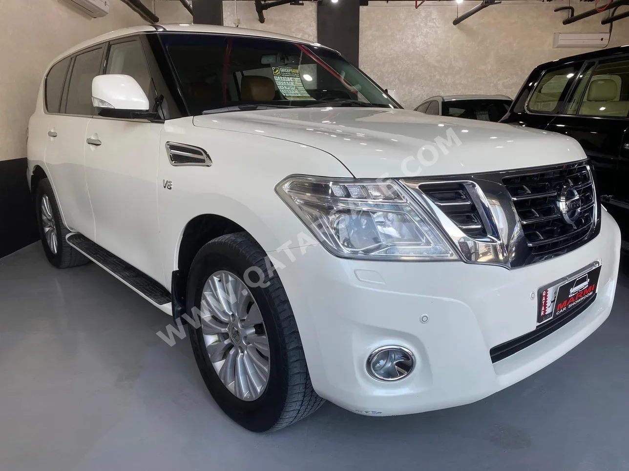  Nissan  Patrol  Platinum  2017  Automatic  206,000 Km  8 Cylinder  Four Wheel Drive (4WD)  SUV  White  With Warranty