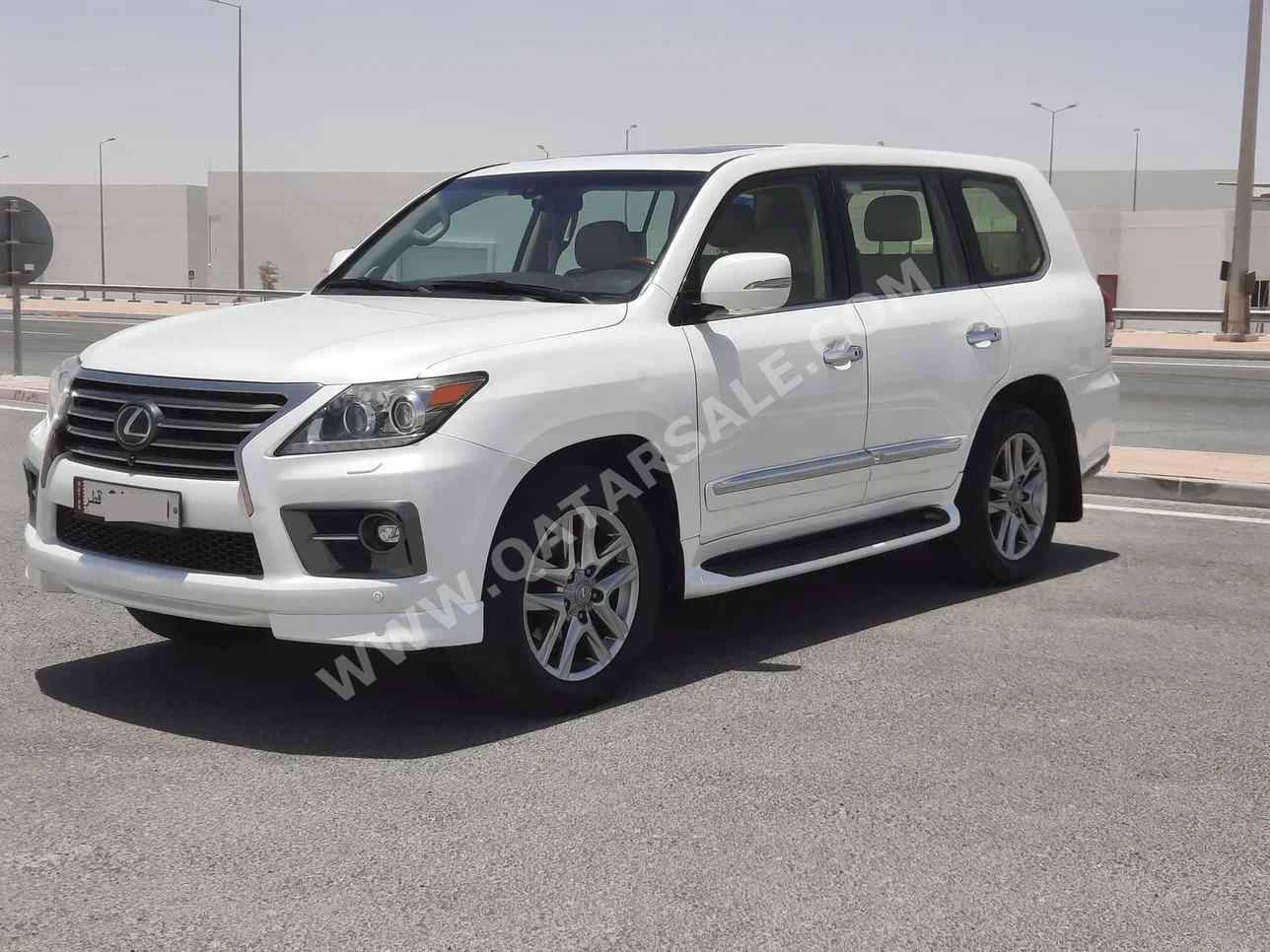 Lexus  LX  570 S  2014  Automatic  218,000 Km  8 Cylinder  Four Wheel Drive (4WD)  SUV  White