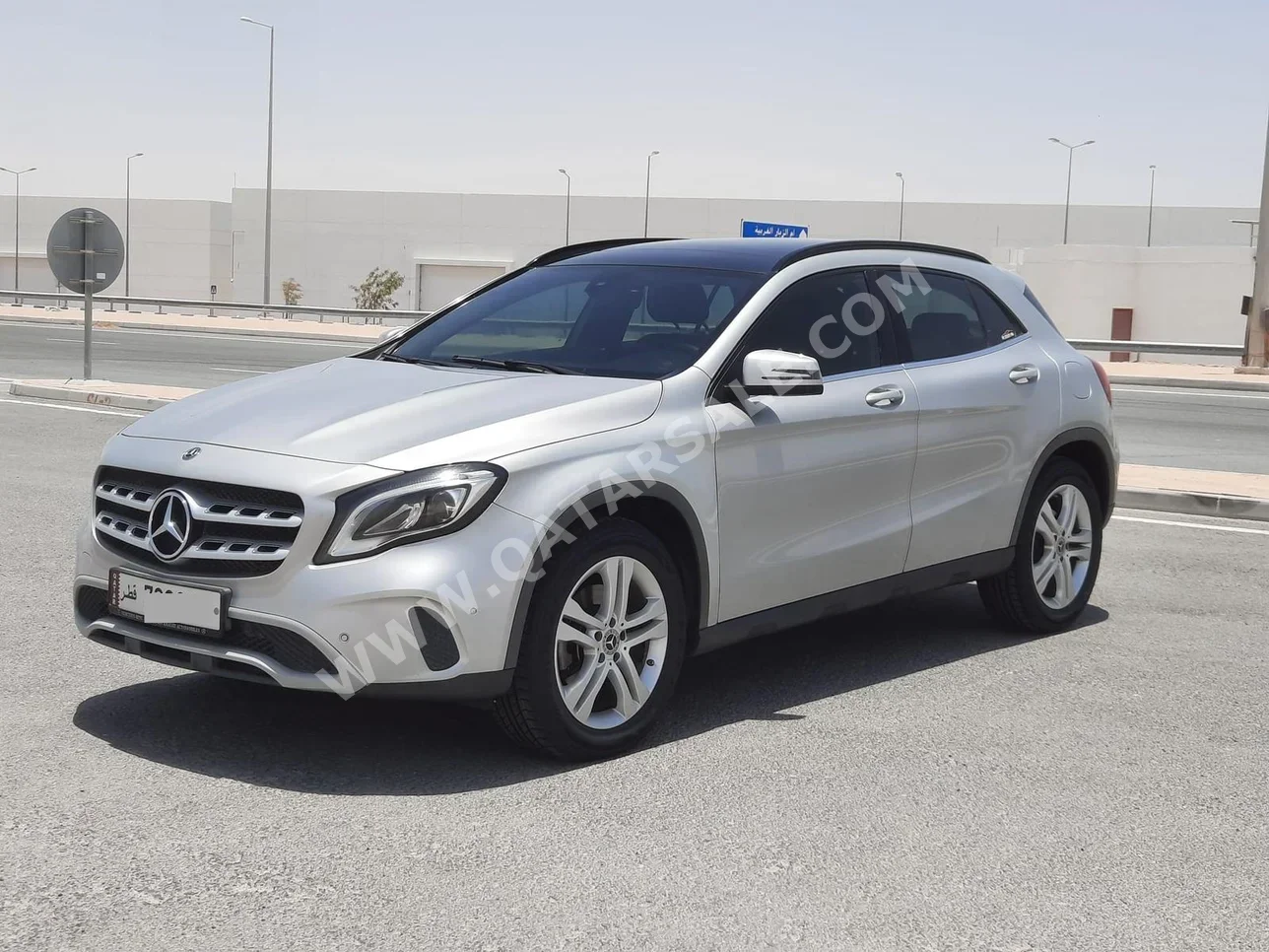 Mercedes-Benz  GLA  250  2018  Automatic  80,000 Km  6 Cylinder  Rear Wheel Drive (RWD)  SUV  Silver