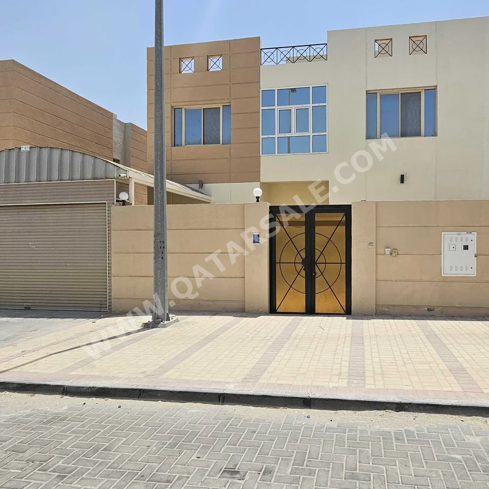 Family Residential  - Not Furnished  - Al Daayen  - Al Khisah  - 5 Bedrooms