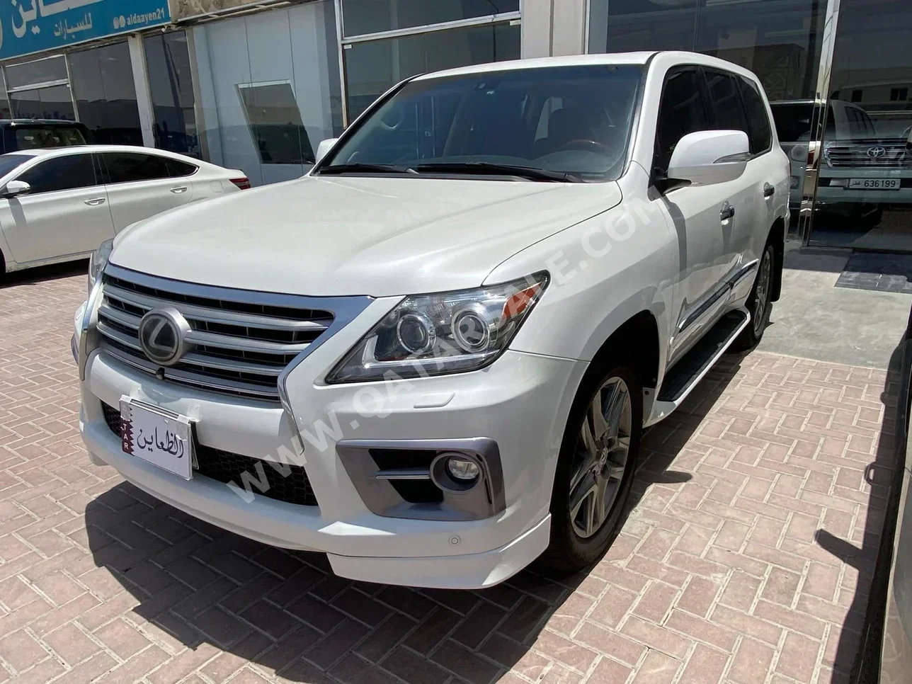 Lexus  LX  570  2012  Automatic  392,000 Km  8 Cylinder  Four Wheel Drive (4WD)  SUV  White