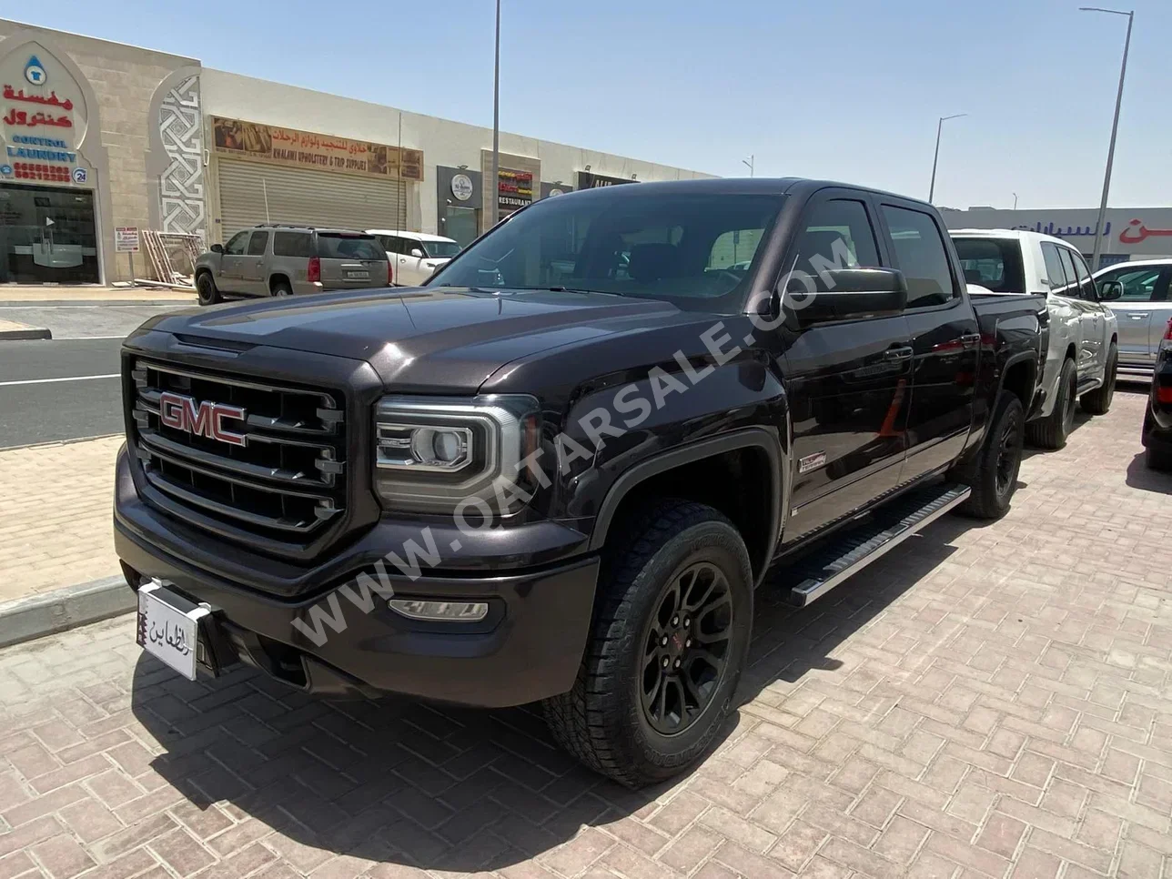 GMC  Sierra  2016  Automatic  144,000 Km  8 Cylinder  Four Wheel Drive (4WD)  Pick Up  Brown