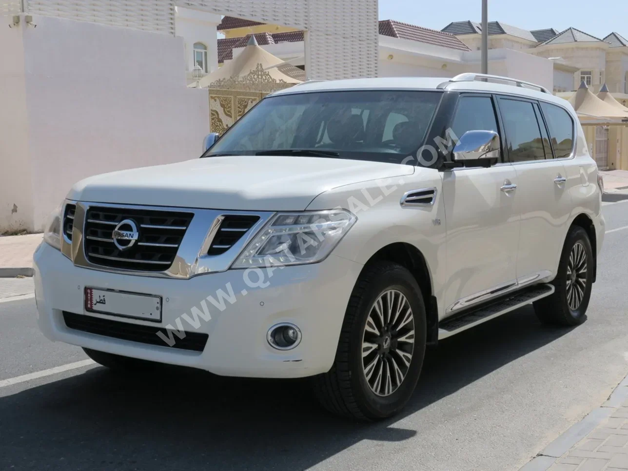 Nissan  Patrol  Platinum  2016  Automatic  212,800 Km  8 Cylinder  Four Wheel Drive (4WD)  SUV  White