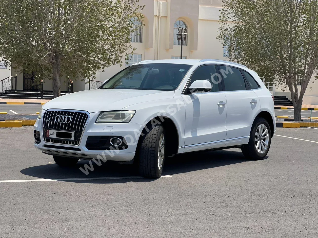  Audi  Q5  40 TFSI Quattro  2015  Automatic  90,000 Km  4 Cylinder  All Wheel Drive (AWD)  SUV  White  With Warranty