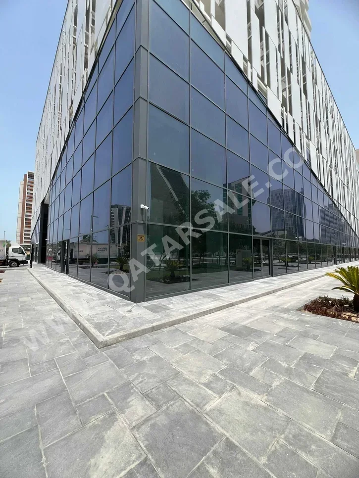 Commercial Shops - Not Furnished  - Lusail  For Rent  - Marina District